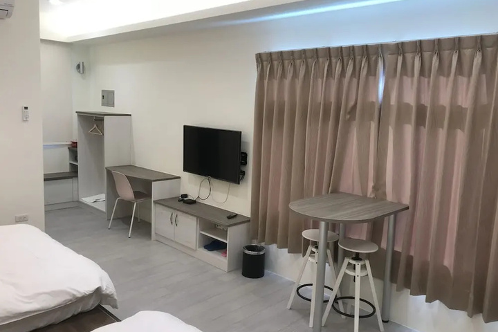 Room 6 of 23