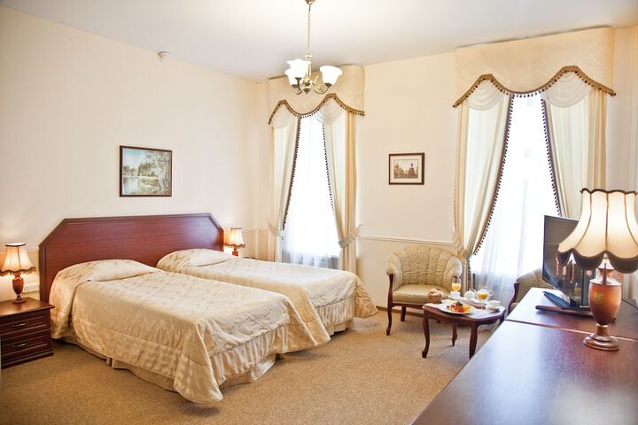 Room 12 of 46