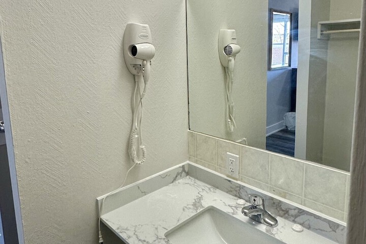 Room 15 of 28