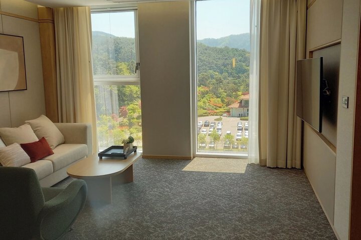 Room 13 of 50