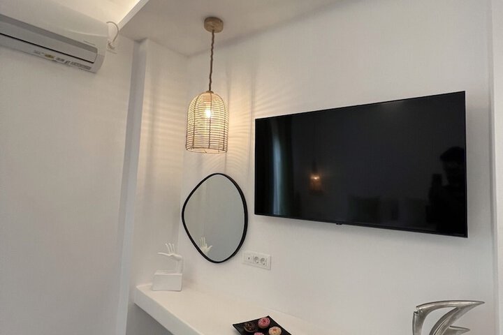 Room 72 of 86
