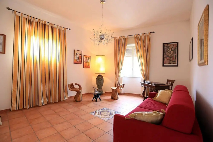 Room 4 of 21