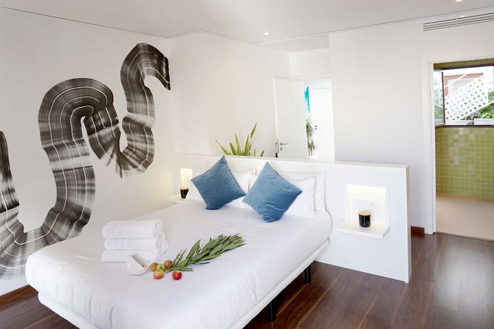 Room 4 of 53