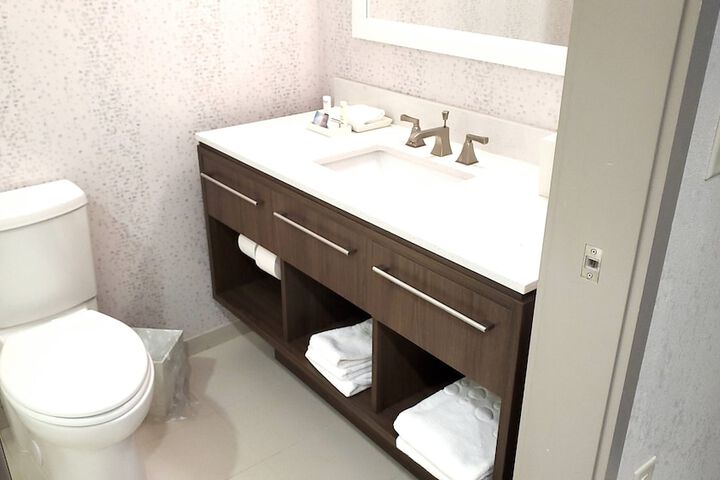 1 King Bed Studio Suite (3 of 12)
