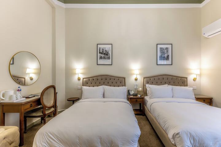 Room 9 of 24