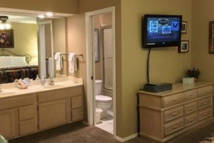 Room 3 of 43