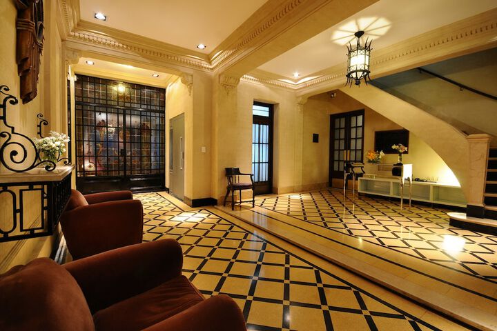 Guest Lobby