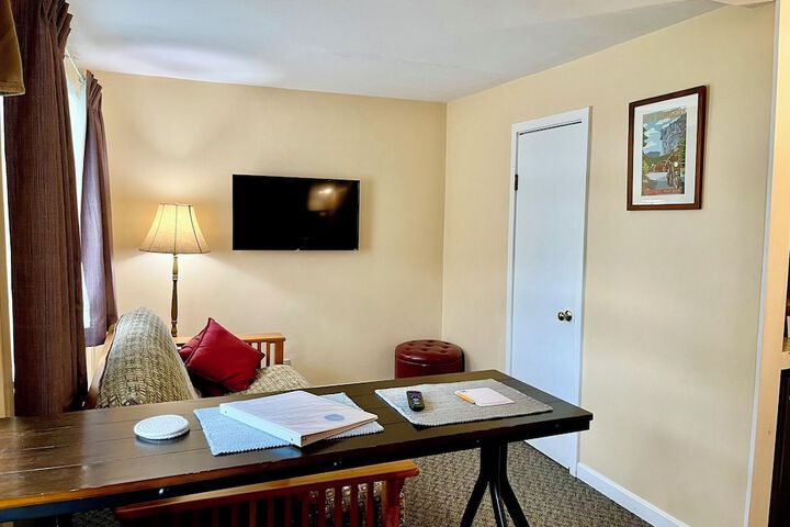 Room 34 of 106