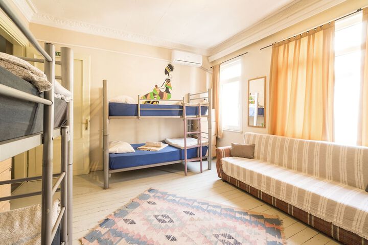 Room 15 of 27