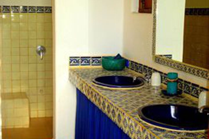 Room 5 of 32