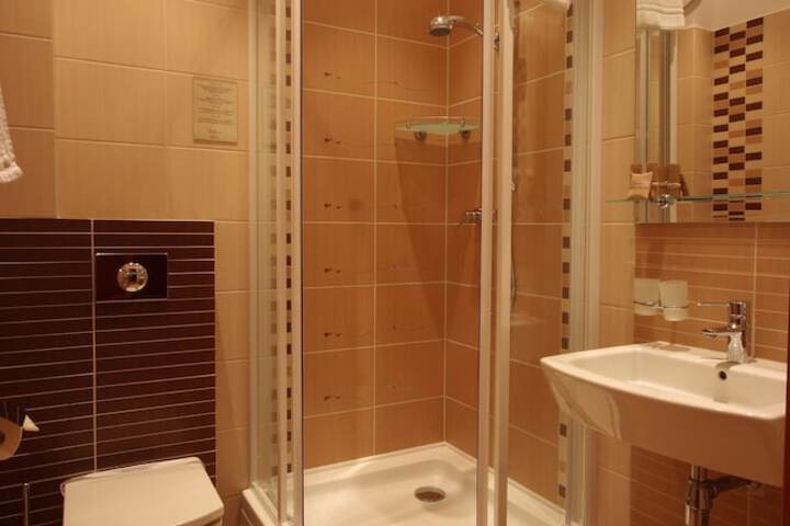 Room 14 of 42