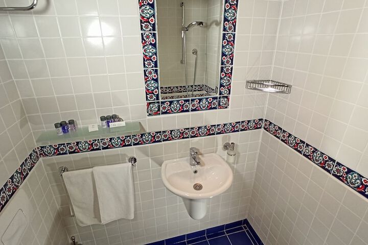 Room 20 of 39