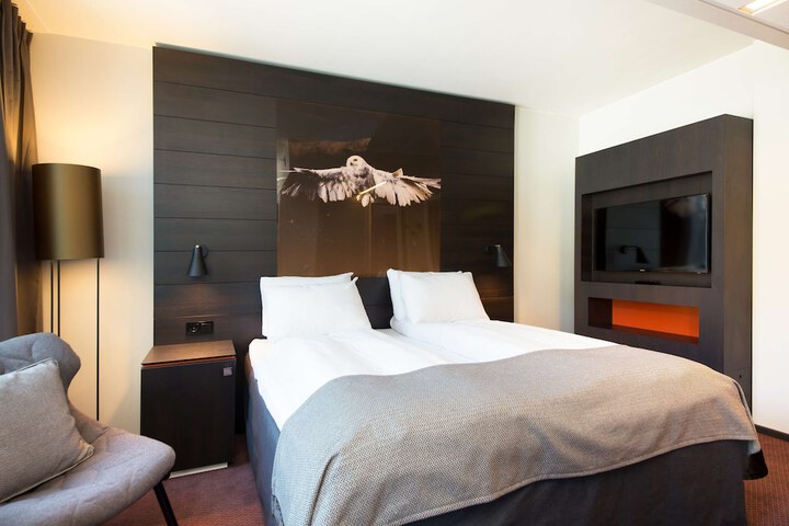 Room 9 of 43