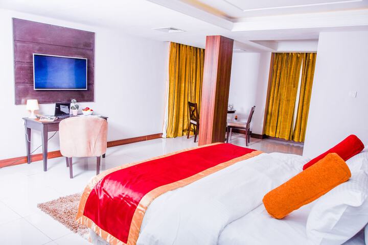 Room 18 of 48
