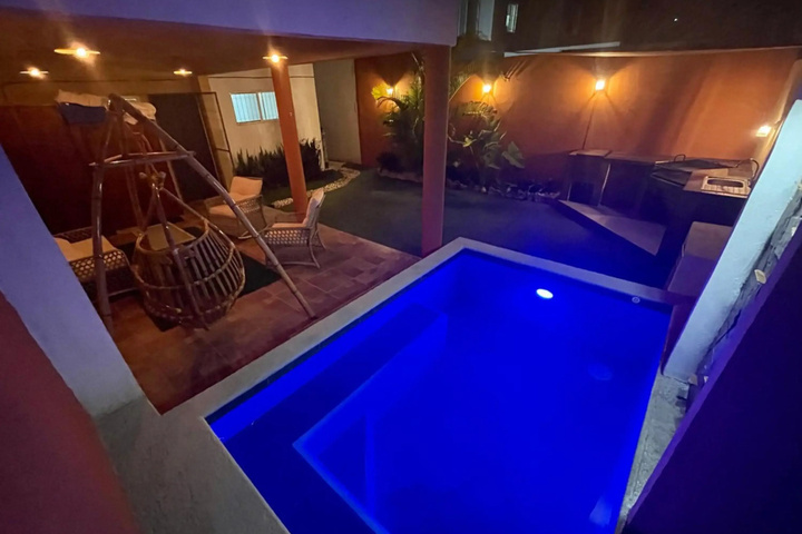 Pool 13 of 21
