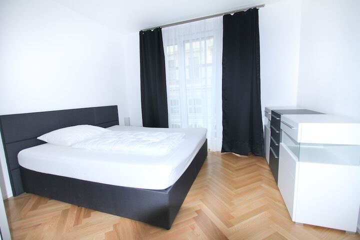 Room 3 of 27