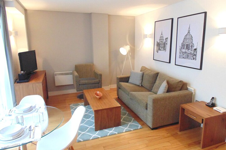 Room 9 of 14