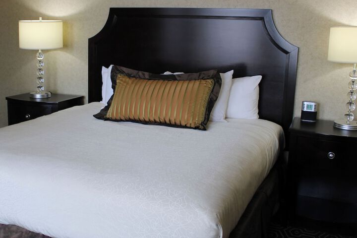 Executive 2 Queen Beds (3 of 6)