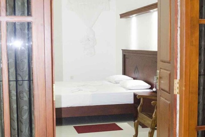 Room 7 of 36