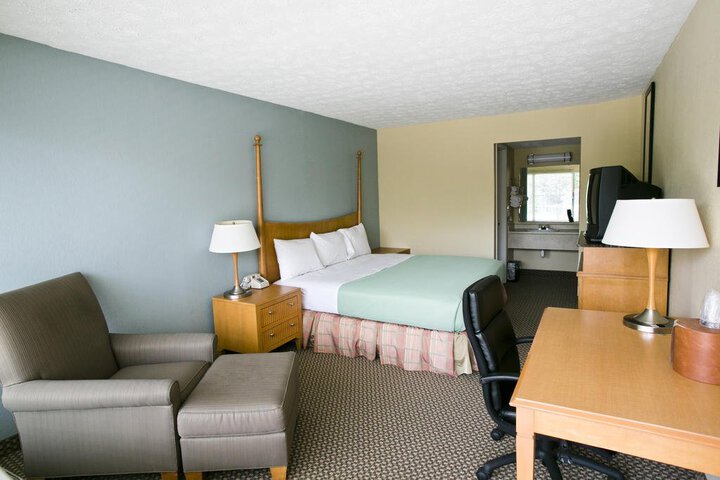 Photo of STAR CITY INN & SUITES