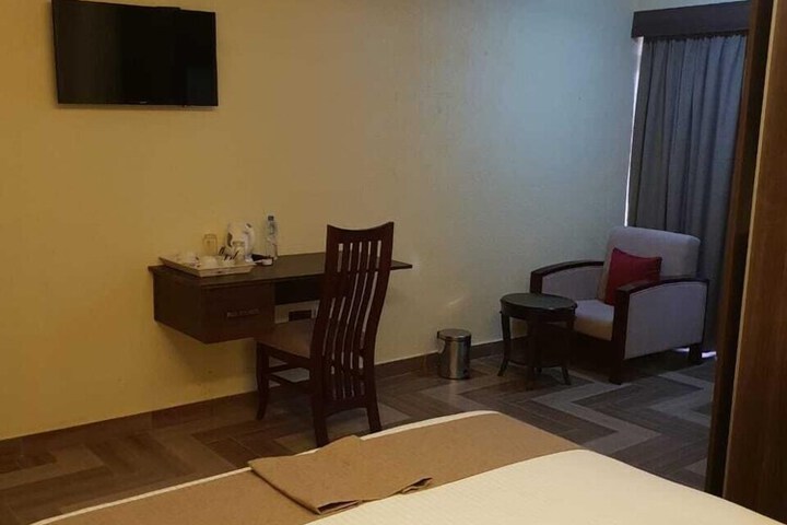 Room 9 of 45