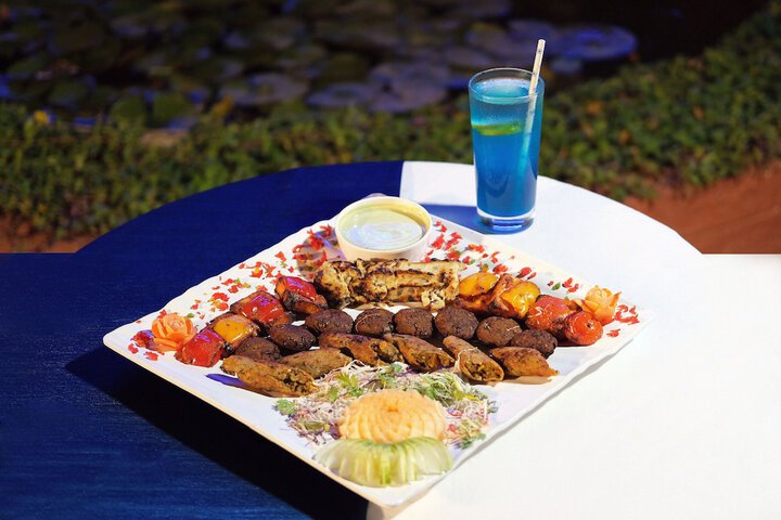Dining 38 of 65