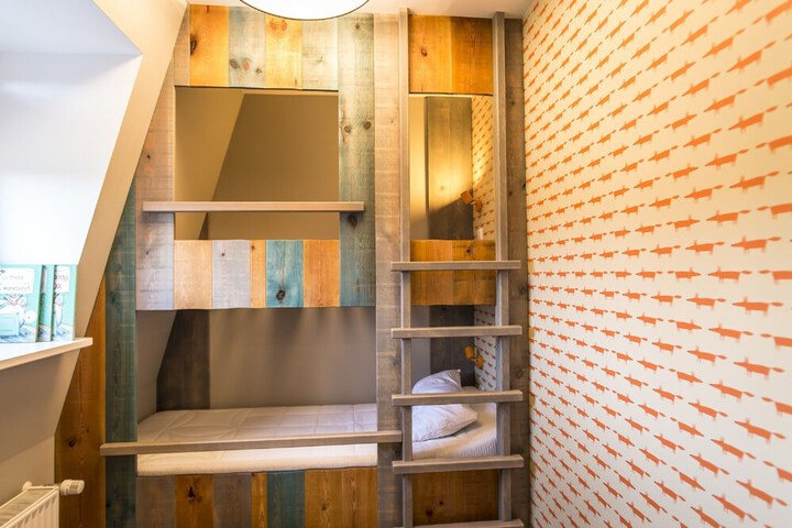 Children's theme room