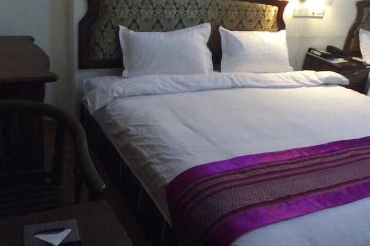 Room 12 of 26