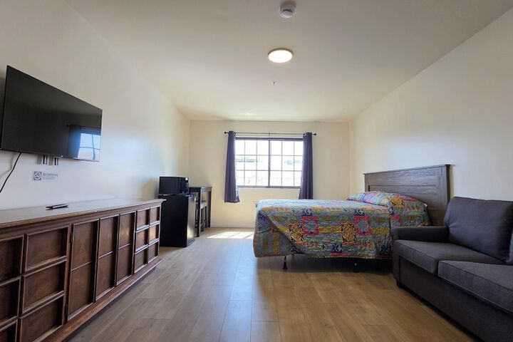 Room 13 of 30