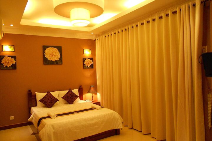 Room 4 of 43