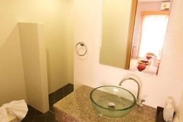 Room 16 of 29