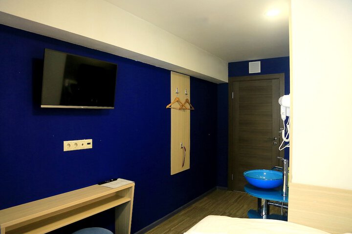 Room 15 of 17