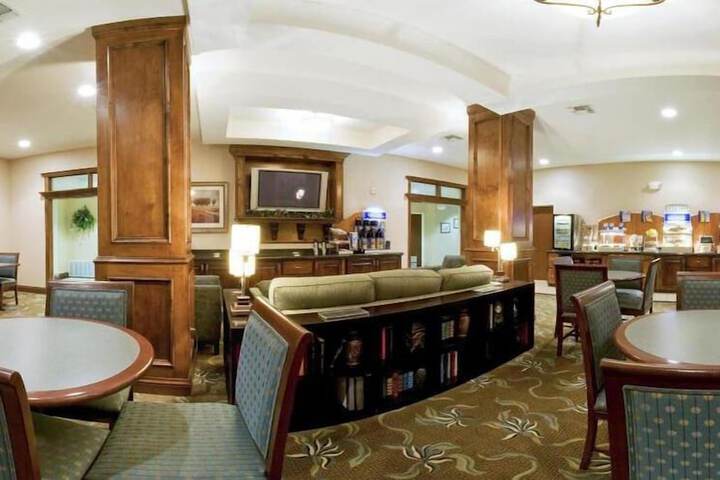 Breakfast/Coffee Service 42 of 62