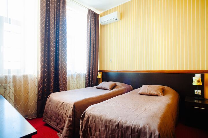 Room 8 of 35