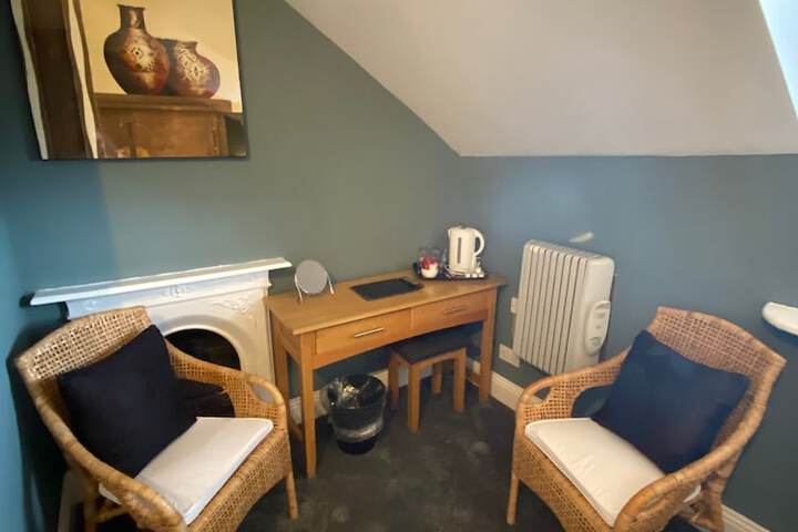 Room 37 of 60