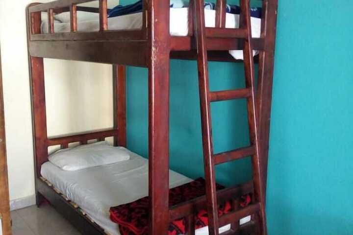 Room 6 of 33