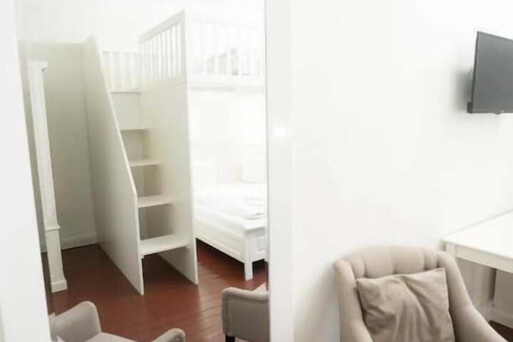 Room 18 of 34
