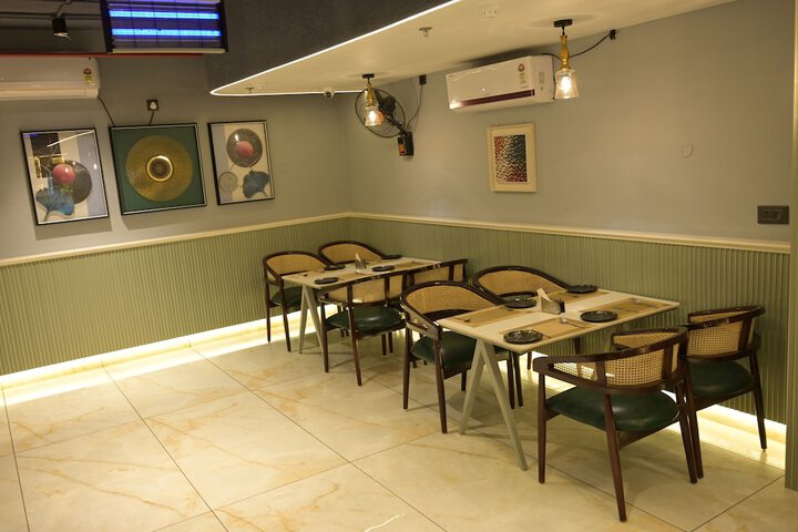 Dining 51 of 62