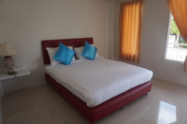 Room 13 of 22