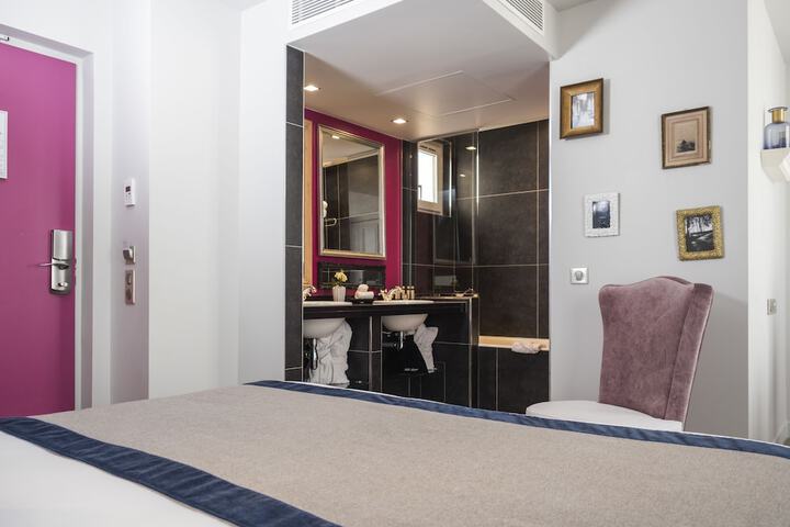 Room 48 of 64
