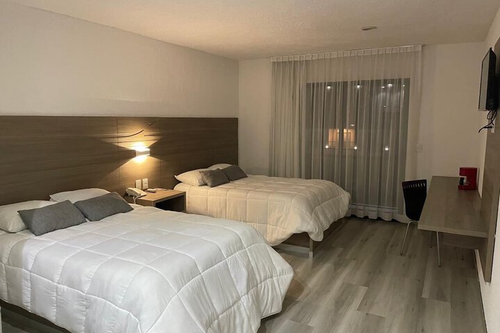 Room 6 of 17