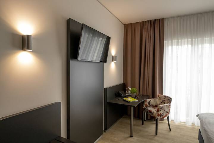 Room 25 of 73