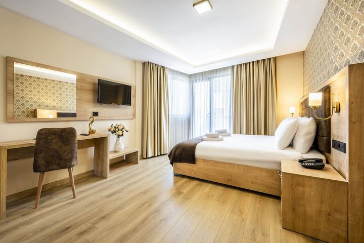 Room 6 of 26