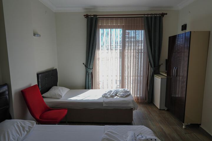 Room 14 of 25