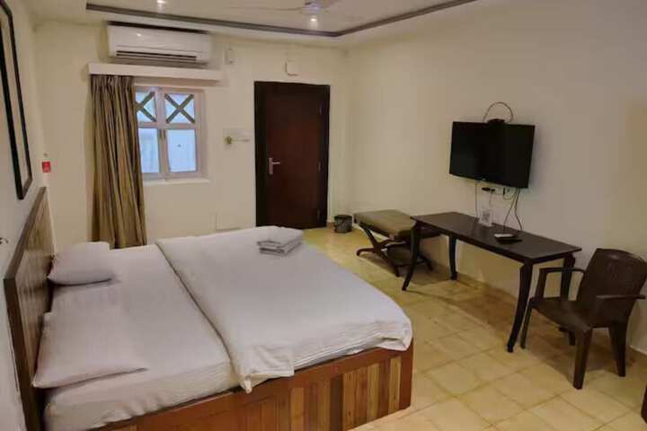 Room 8 of 46
