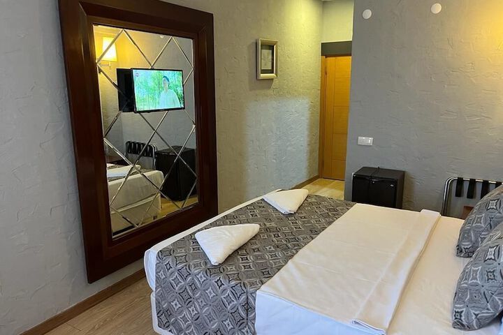 Room 18 of 93