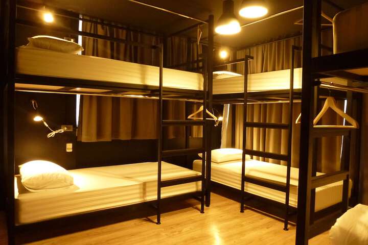 Room 8 of 30