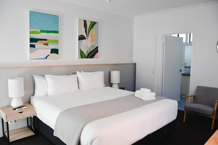 Room 27 of 51