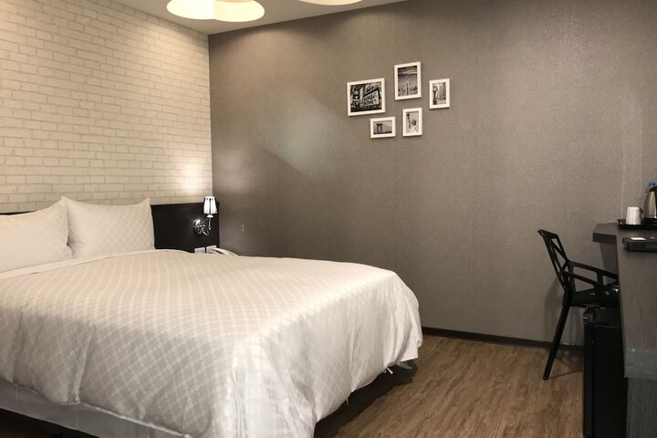 Room 15 of 78