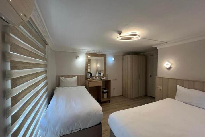 Room 11 of 40